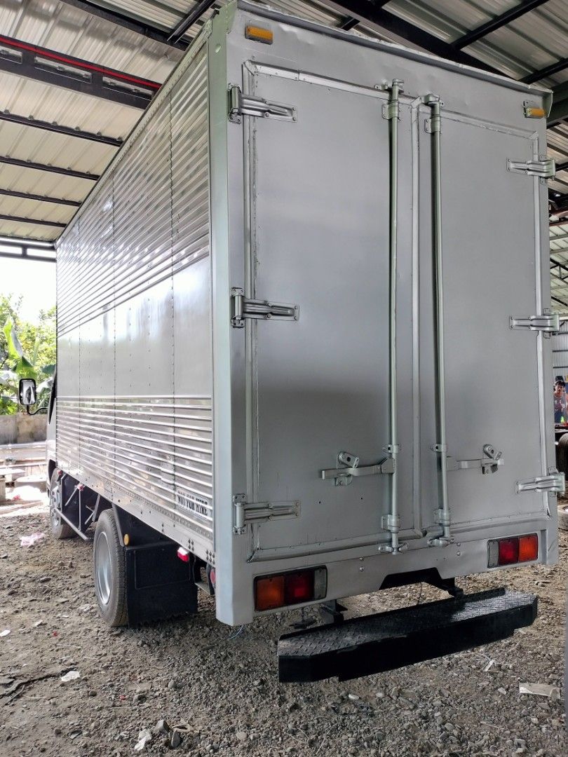 Isuzu 14ft. Closed Van CV0723-0012-9