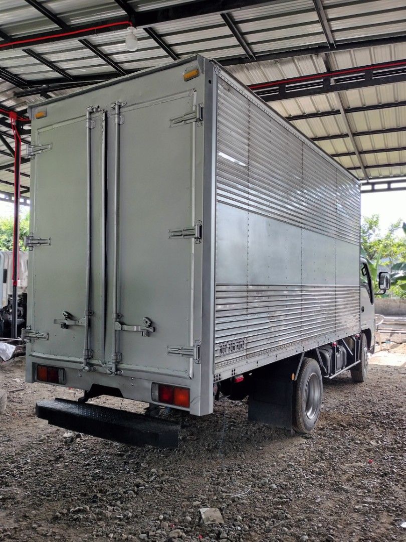Isuzu 14ft. Closed Van CV0723-0012-9