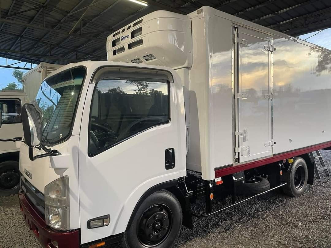 Isuzu 14 Ft. Freezer Van FV0723-0003-9