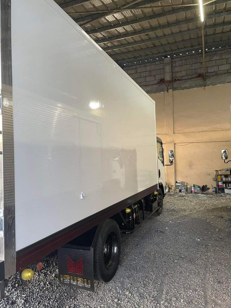 Isuzu 14 Ft. Freezer Van FV0723-0003-9