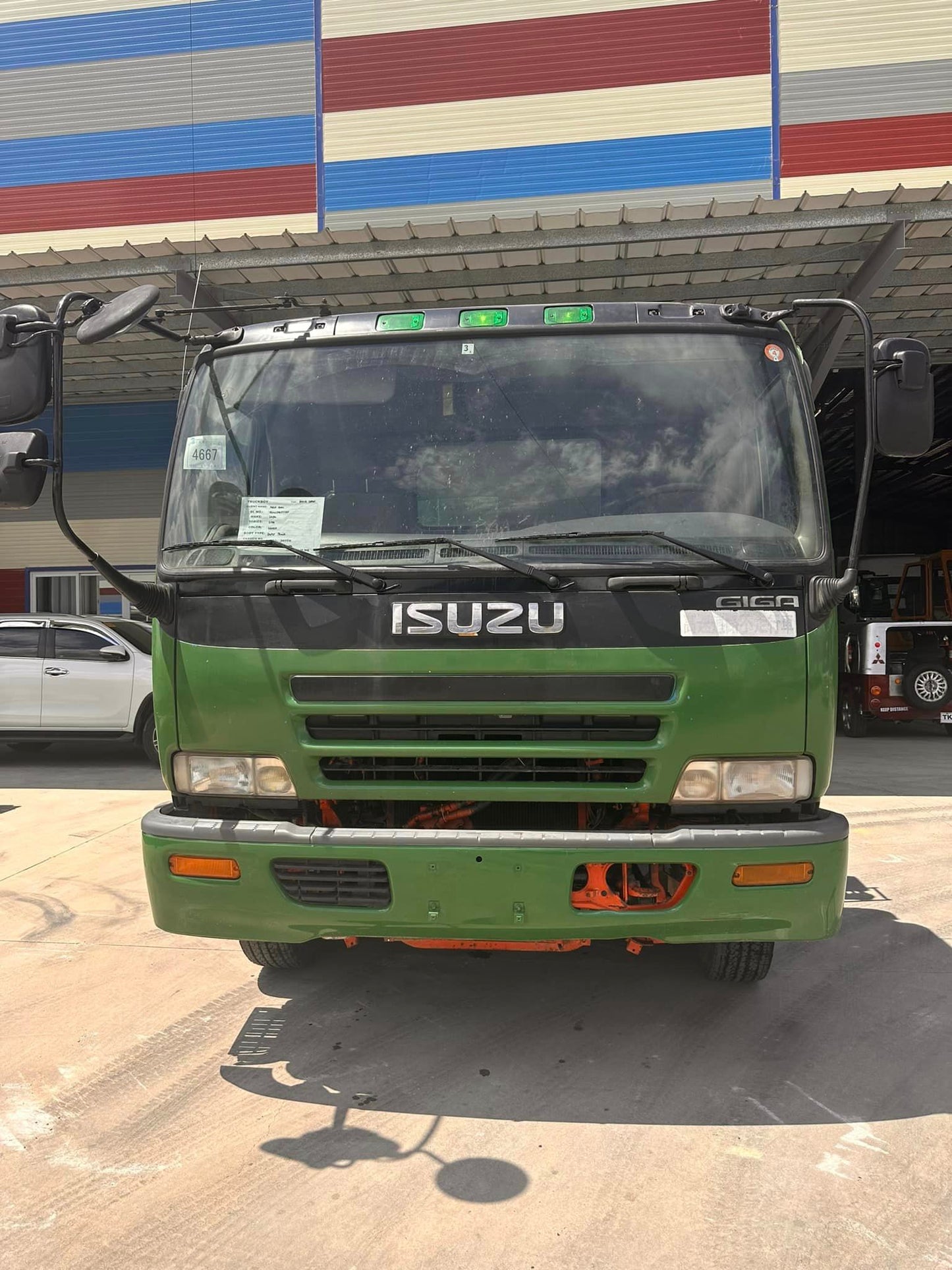 Isuzu Giga Dump Truck DT00823-0060-17