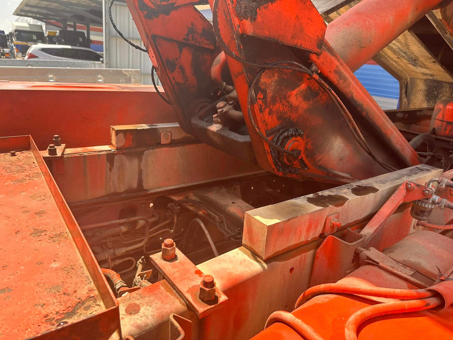Isuzu Giga Dump Truck DT00823-0060-17