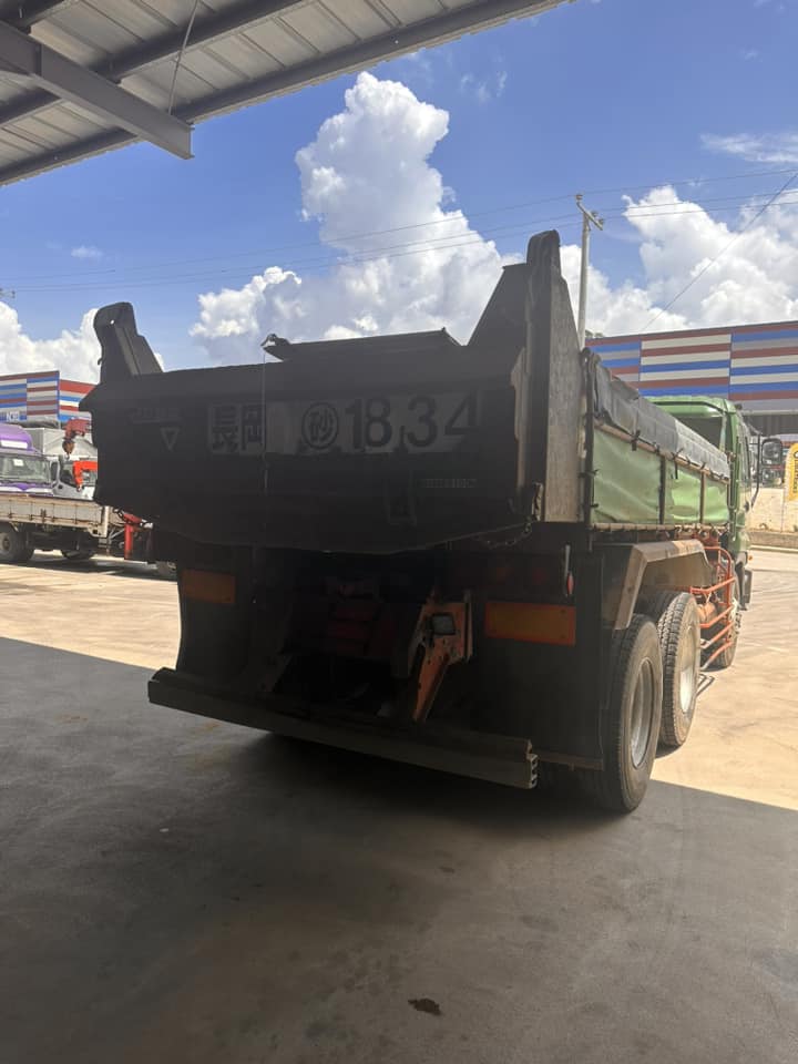 Isuzu Giga Dump Truck DT00823-0060-17