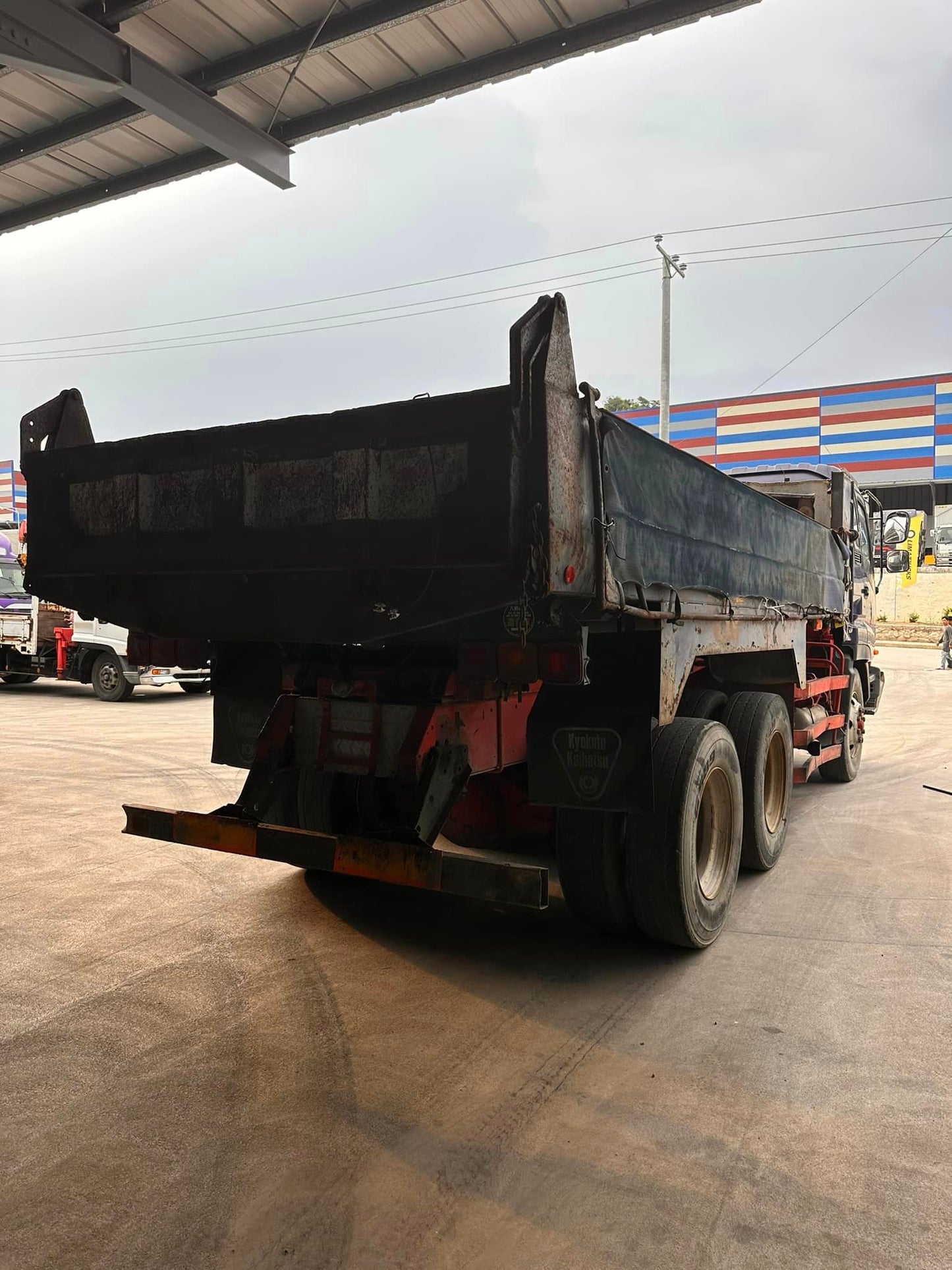 Isuzu Giga Dump Truck DT00823-0059-17