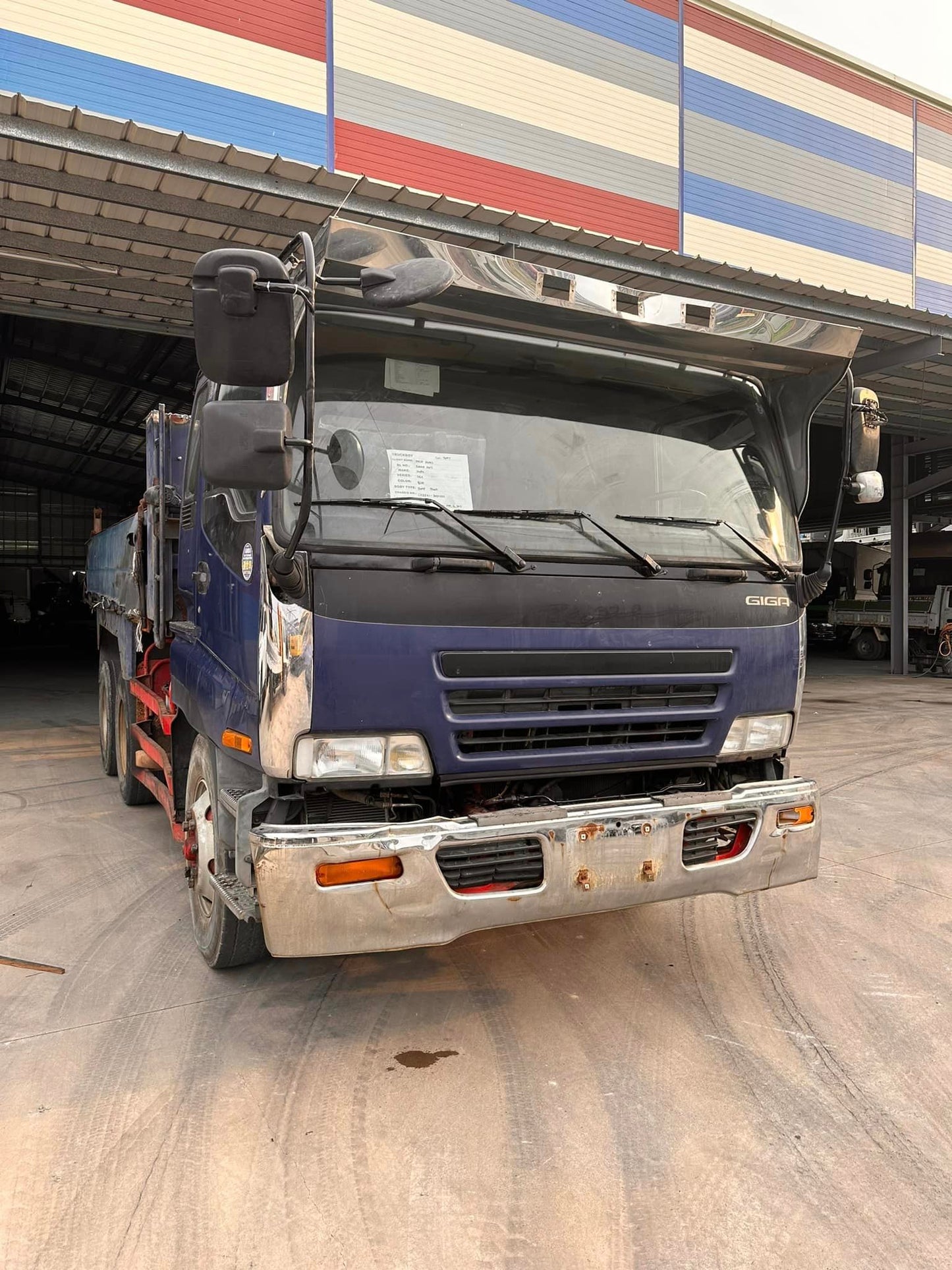 Isuzu Giga Dump Truck DT00823-0059-17