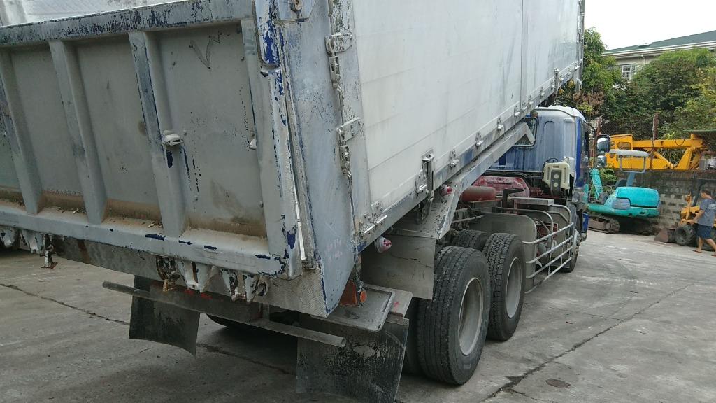 2017 Isuzu GIga Dump Truck 10W CRT0423-0018-3