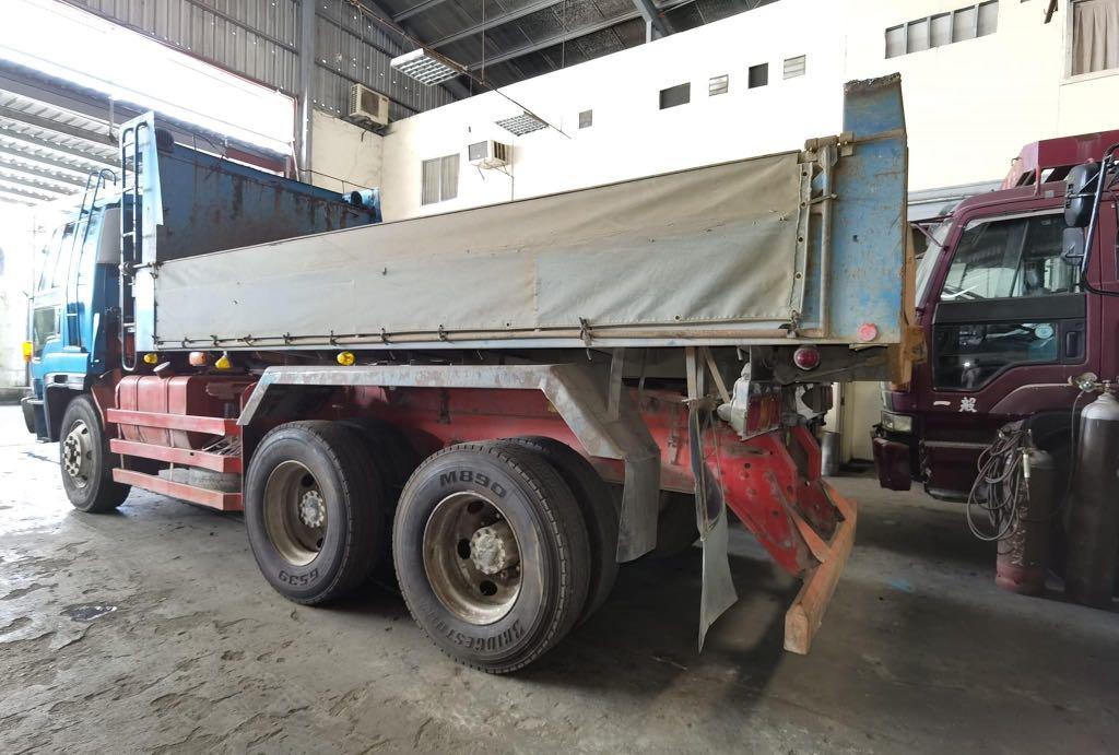 Isuzu Dump Truck DT00723-0035-11