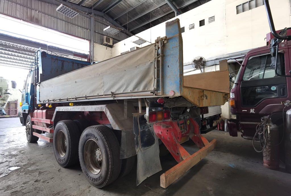 Isuzu Dump Truck DT00723-0035-11