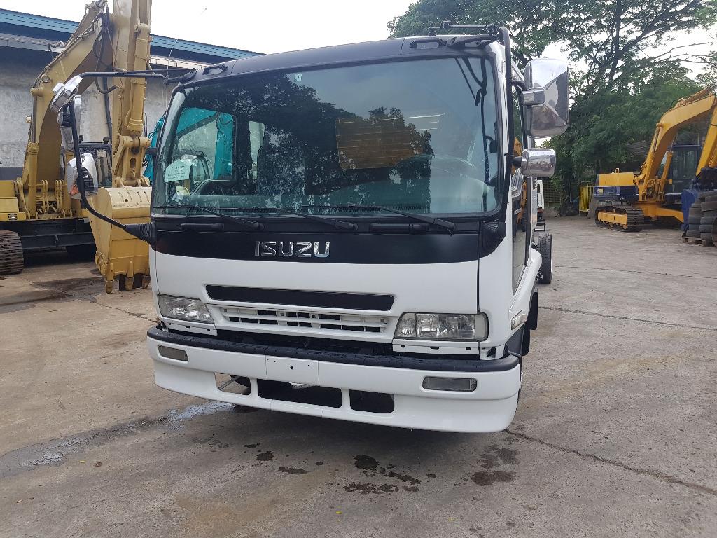 Isuzu forward 25ft. Tractor Head ST0823-0021-3