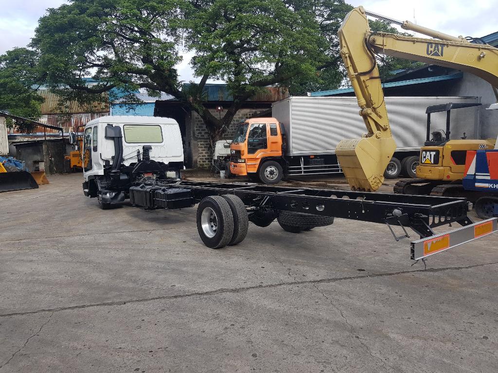 Isuzu forward 25ft. Tractor Head ST0823-0021-3