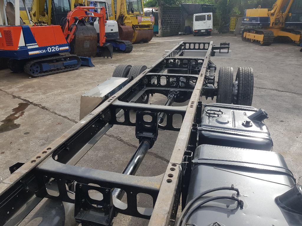 Isuzu forward 25ft. Tractor Head ST0823-0021-3