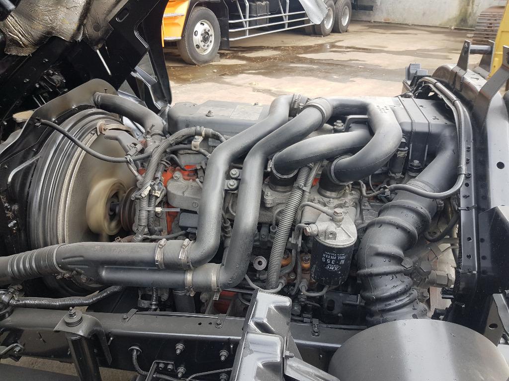 Isuzu forward 25ft. Tractor Head ST0823-0021-3