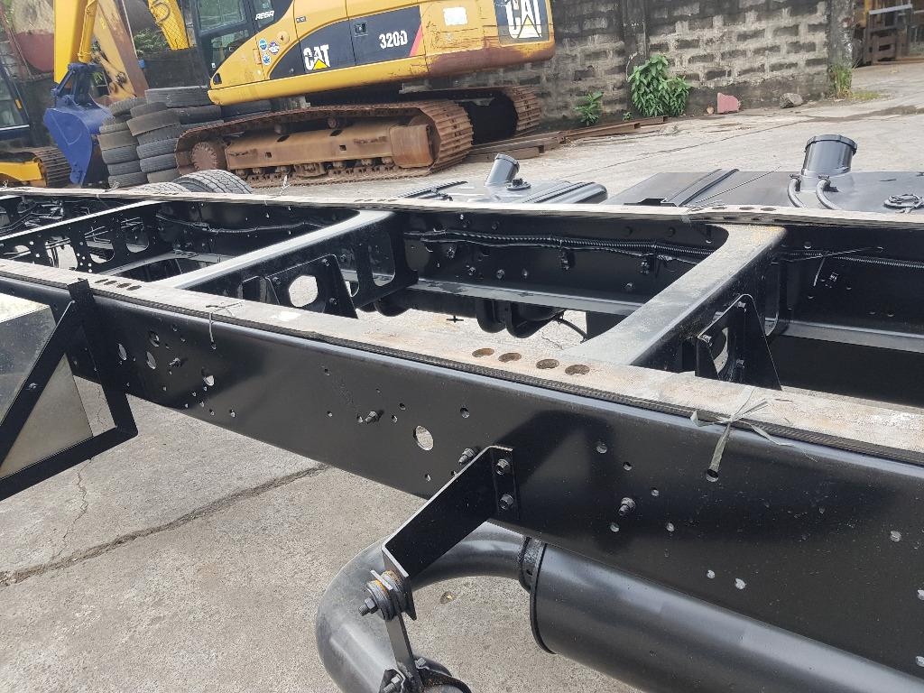 Isuzu forward 25ft. Tractor Head ST0823-0021-3