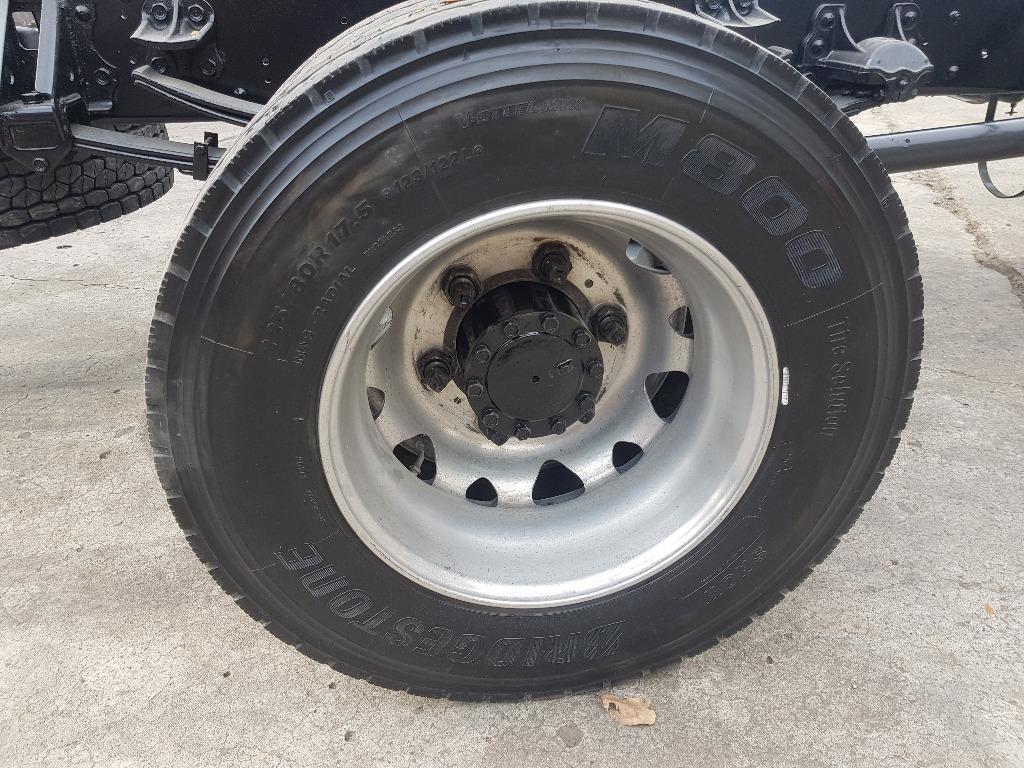Isuzu forward 25ft. Tractor Head ST0823-0021-3