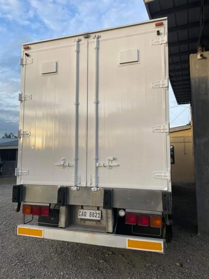 Isuzu Giga Wing Van 30ft 8W WV0723-0032-9
