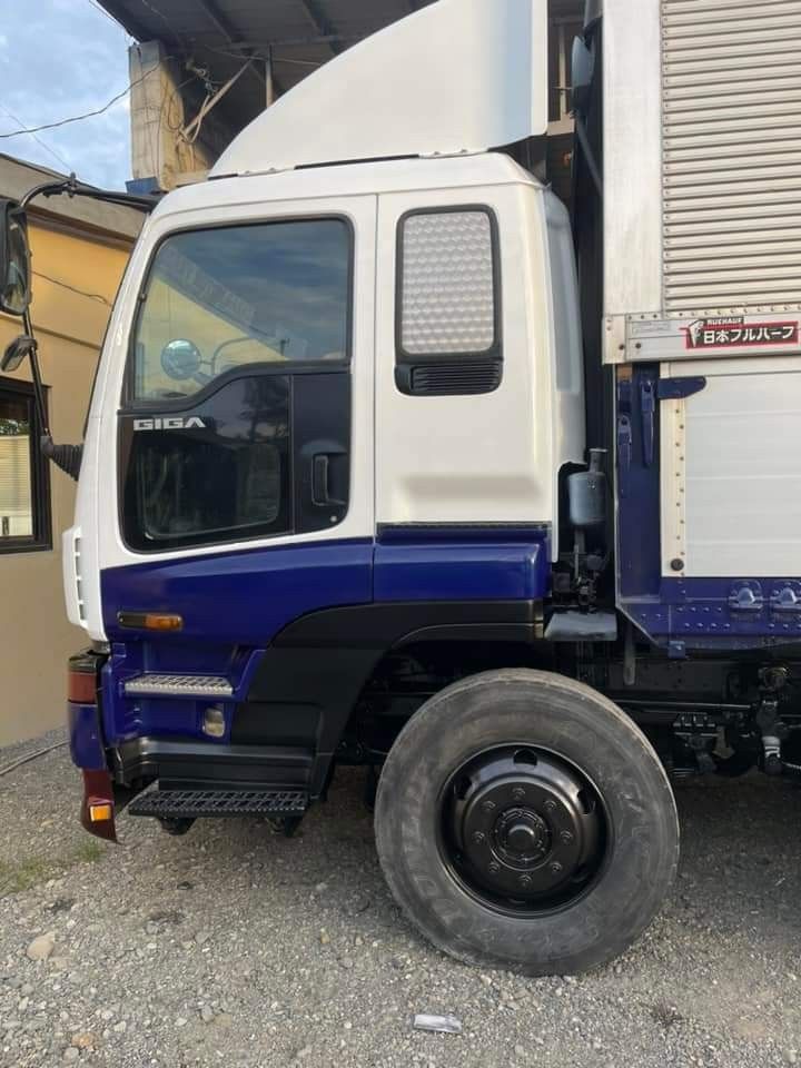 Isuzu Giga Wing Van 30ft 8W WV0723-0032-9