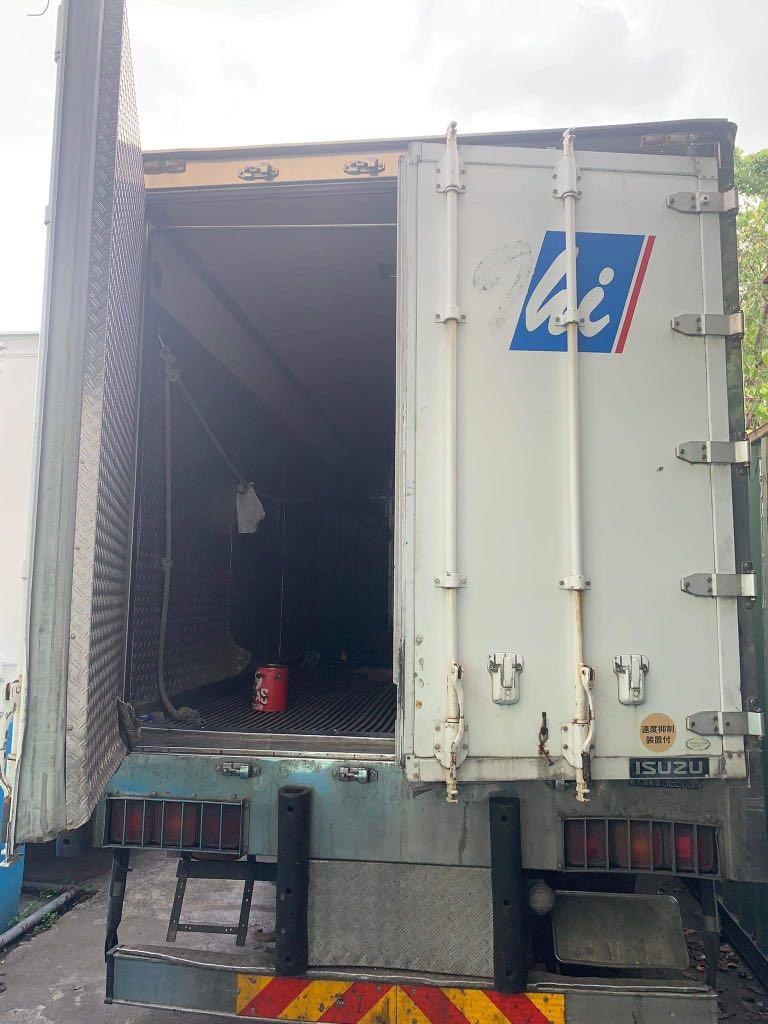 Hinomoto 10W Wing Van 32 ft. WV0823-0043-10