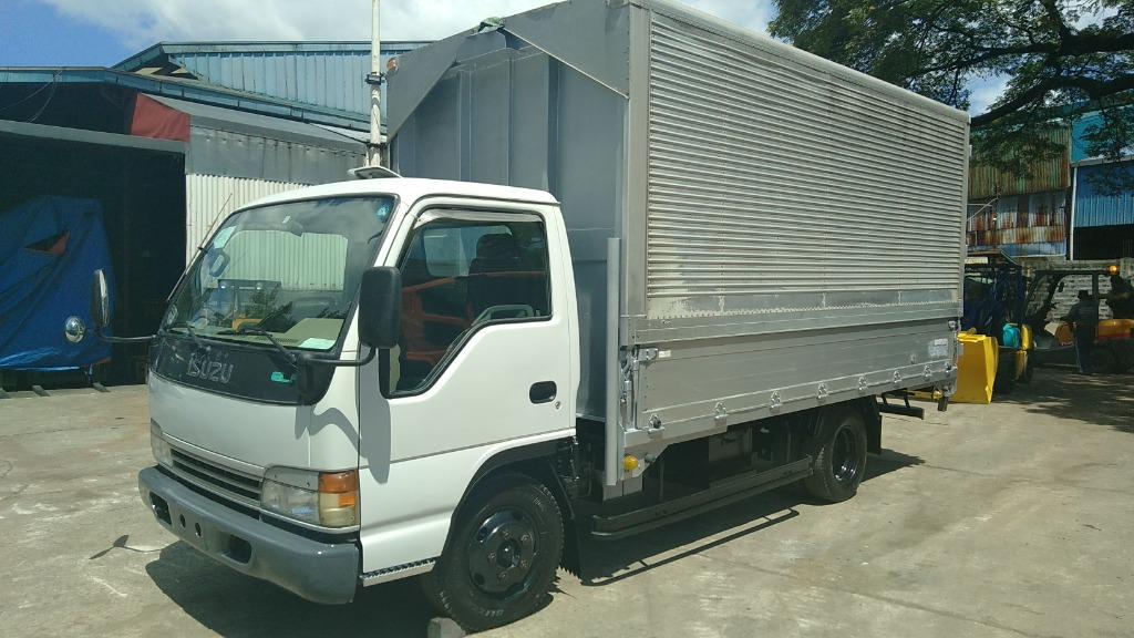 Isuzu Wing Van 15 ft. WV0823-0033-3