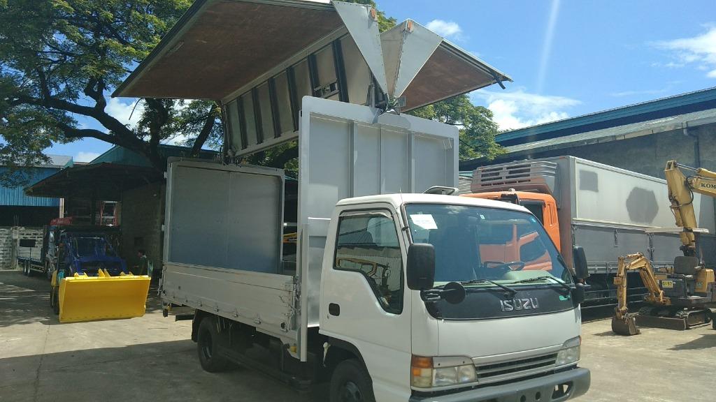 Isuzu Wing Van 15 ft. WV0823-0033-3