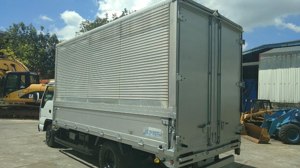 Isuzu Wing Van 15 ft. WV0823-0033-3
