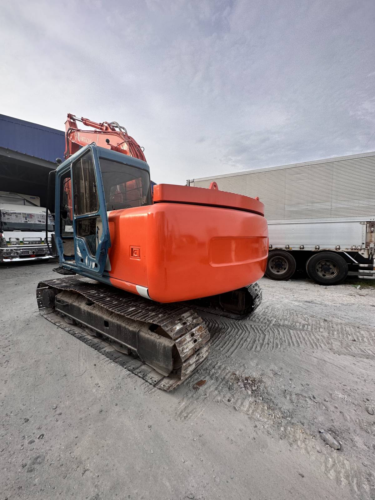 Hitachi EX120-3 Tracked Excavator TEX0823-0074-15