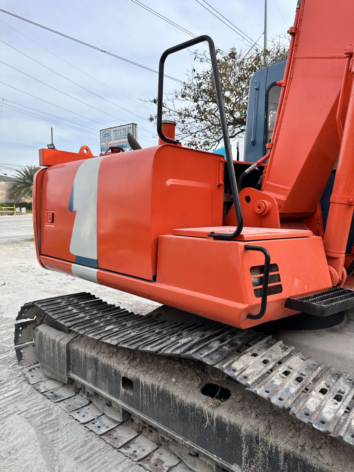 Hitachi EX120-3 Tracked Excavator TEX0823-0074-15