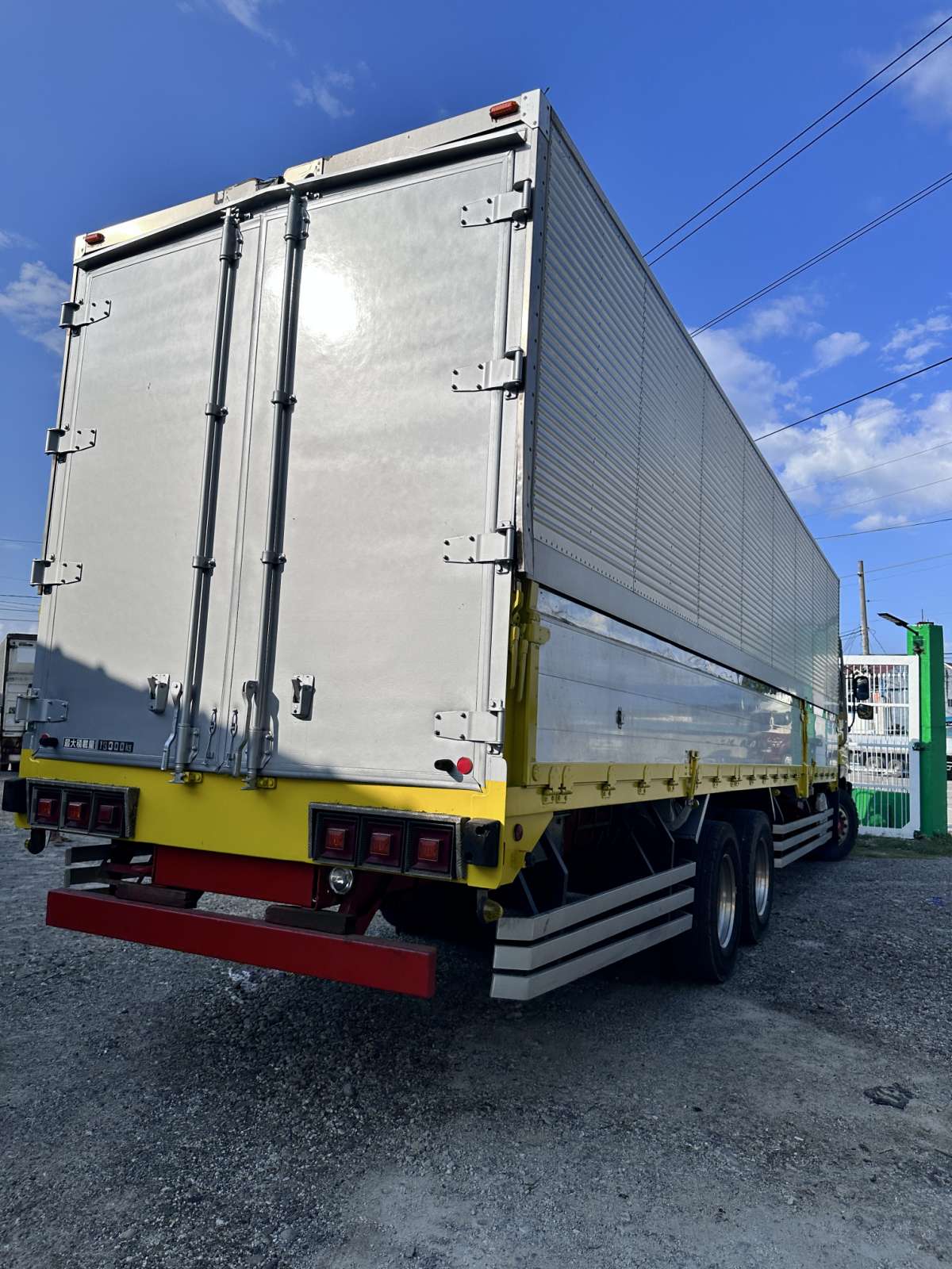 Isuzu Giga Wing Van 10W WV0823-0057-15