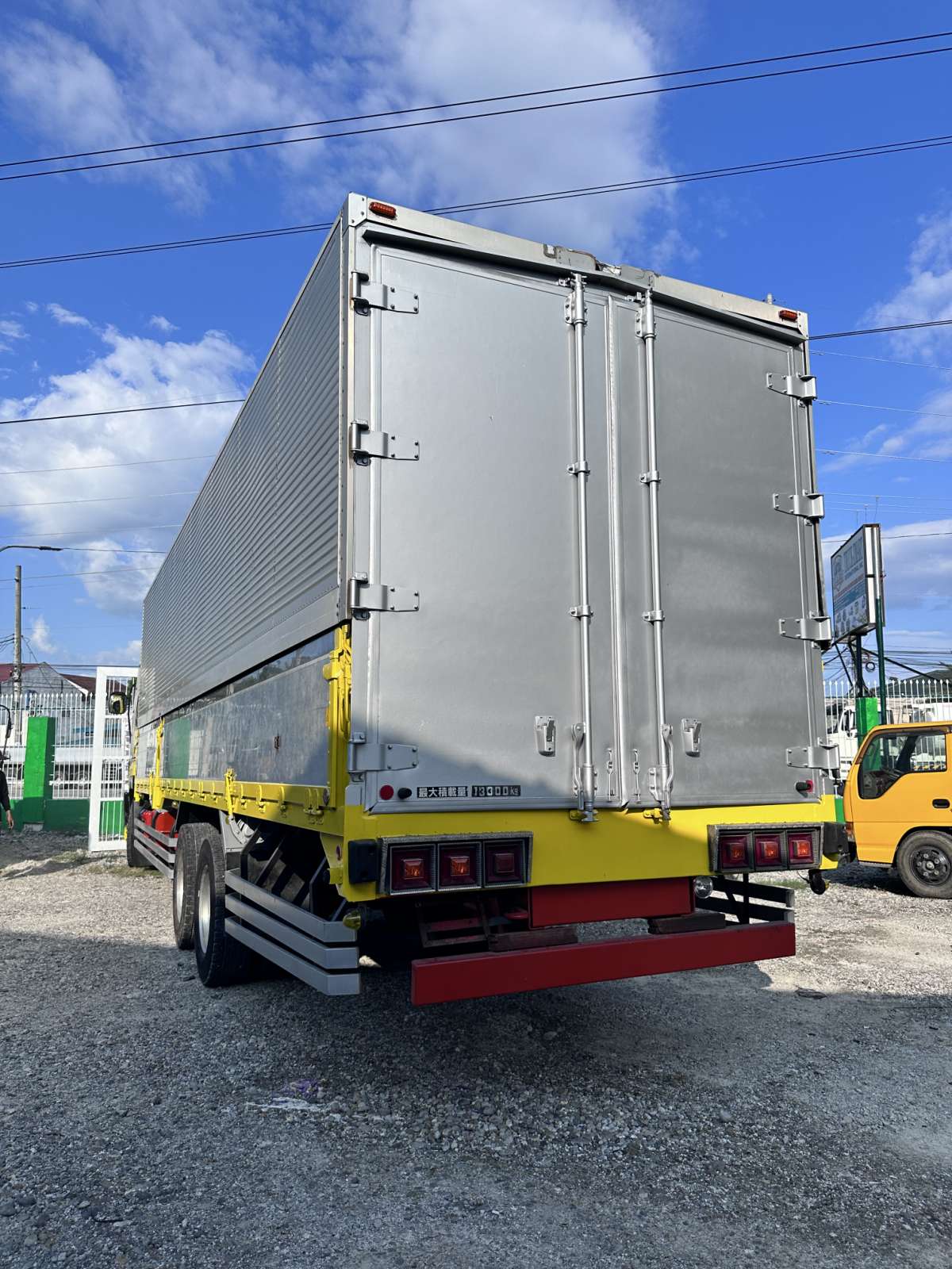 Isuzu Giga Wing Van 10W WV0823-0057-15