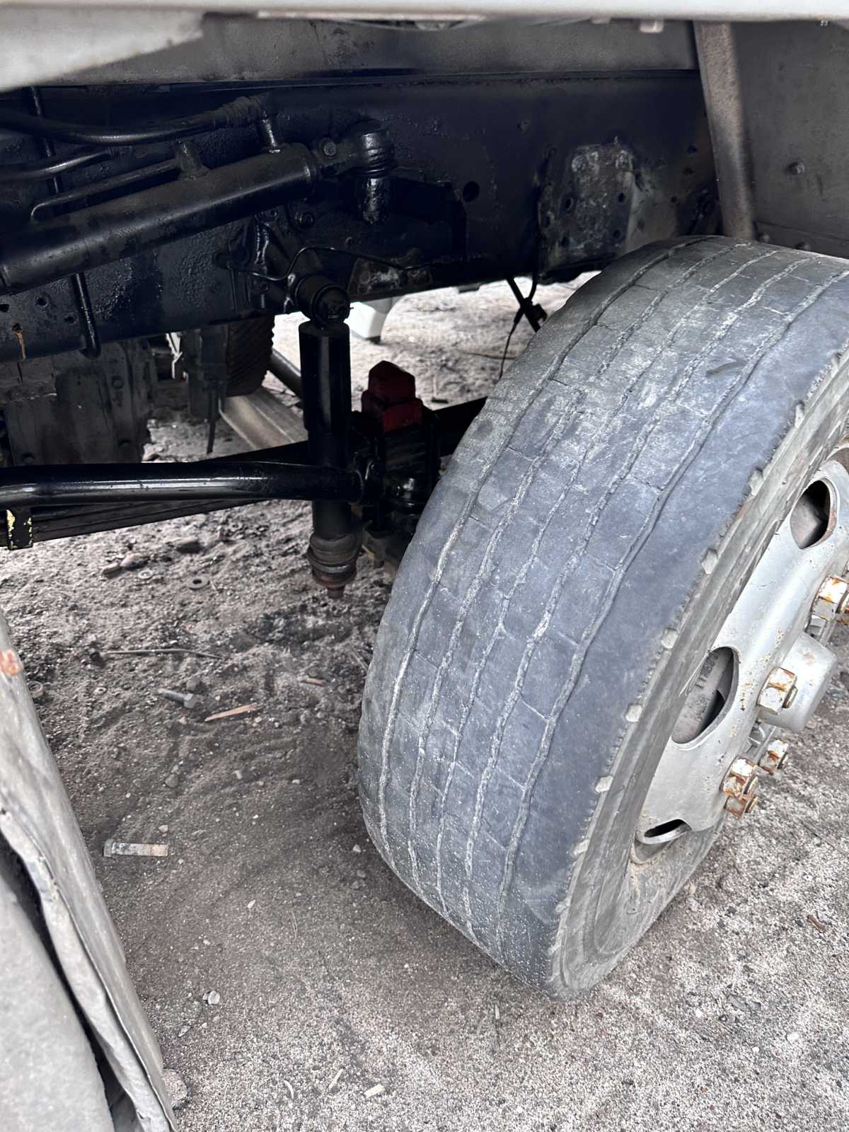 Isuzu Giga 12W Wing Van WV0823-0061-15