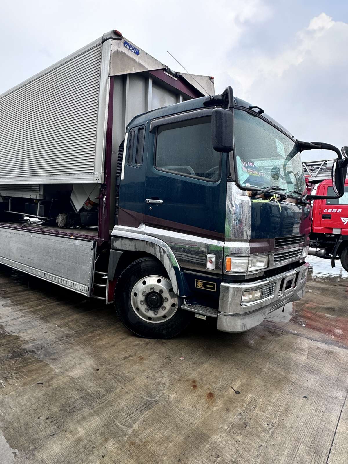 Fuso Super Great 10W Wing Van WV0823-0063-15