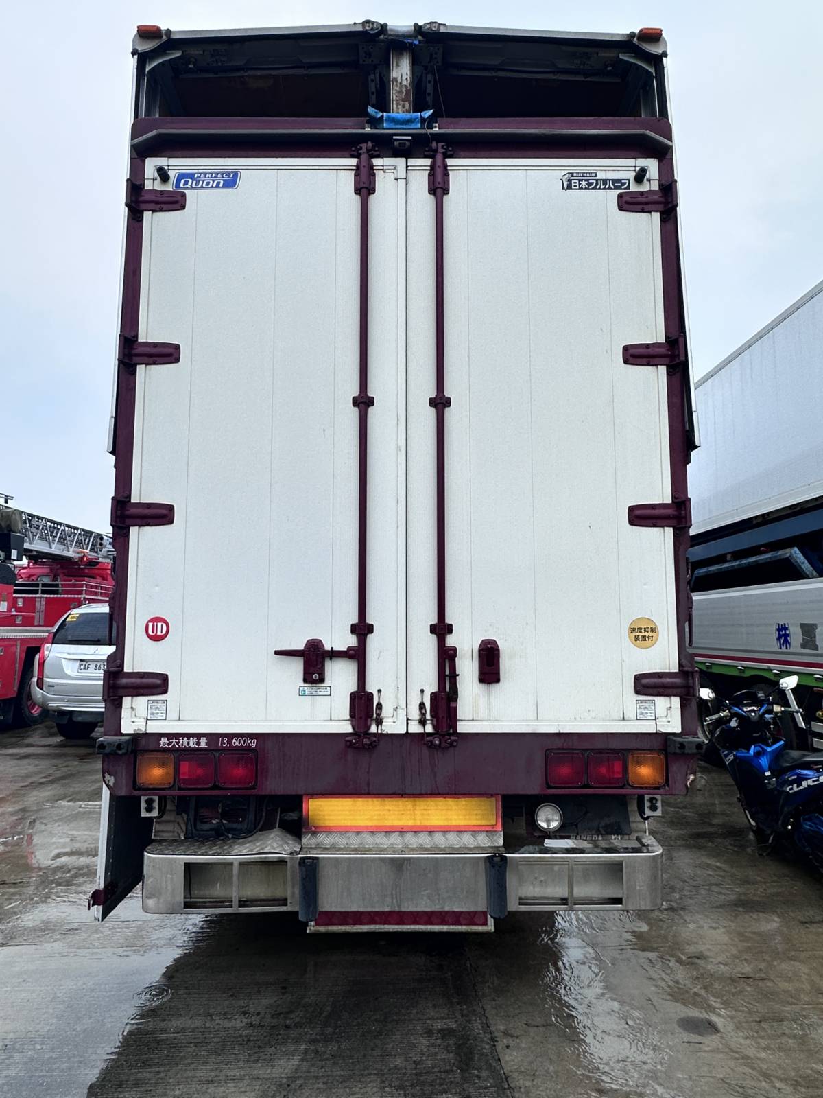 Fuso Super Great 10W Wing Van WV0823-0063-15