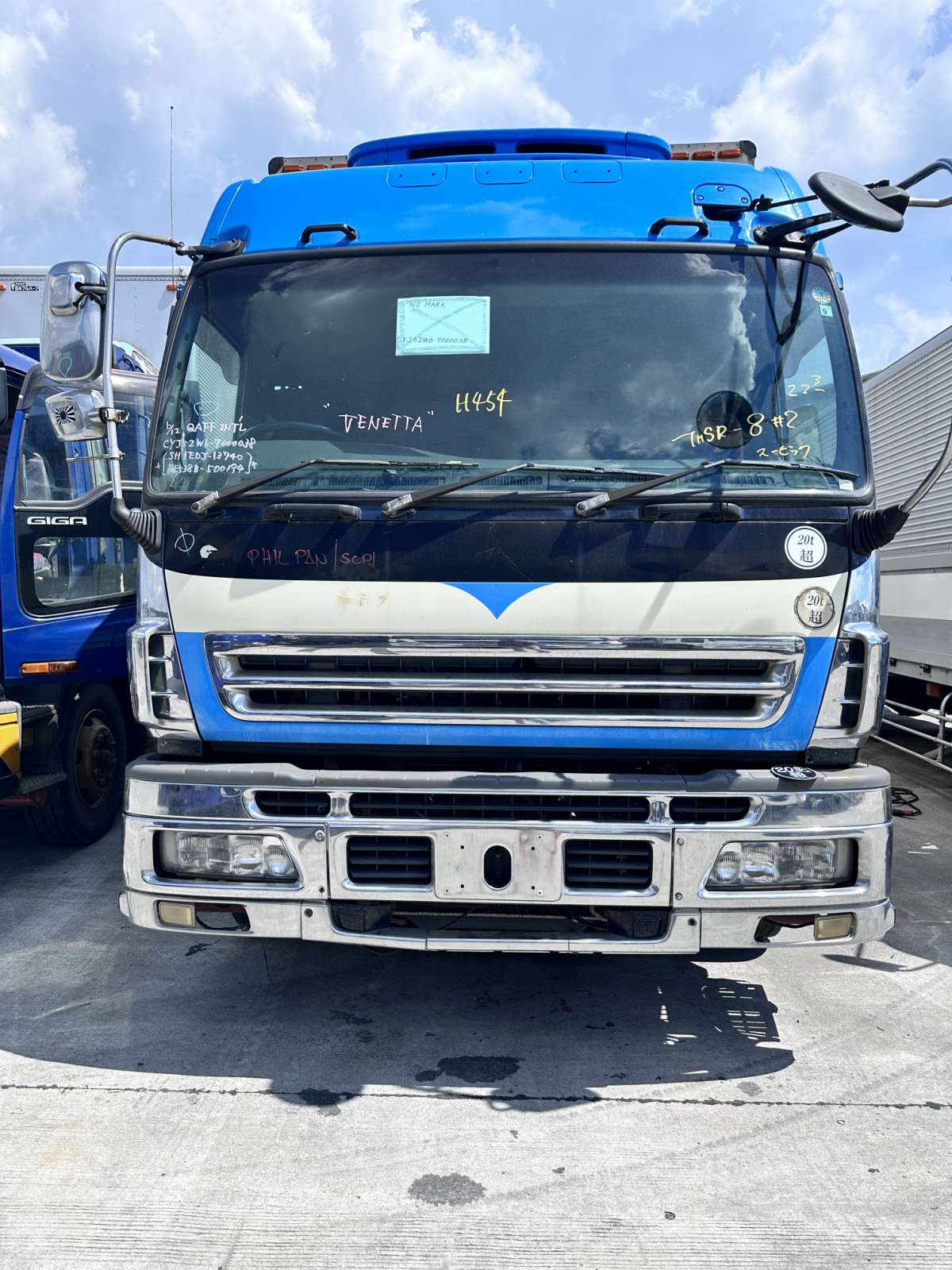 Isuzu Giga 12W Wing Van WV0823-0065-15