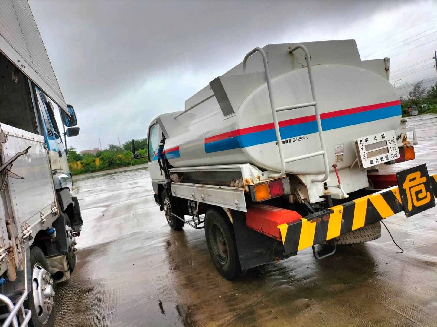 Mitsubishi Canter 3kl Fuel Tanker TNK0823-0018-15