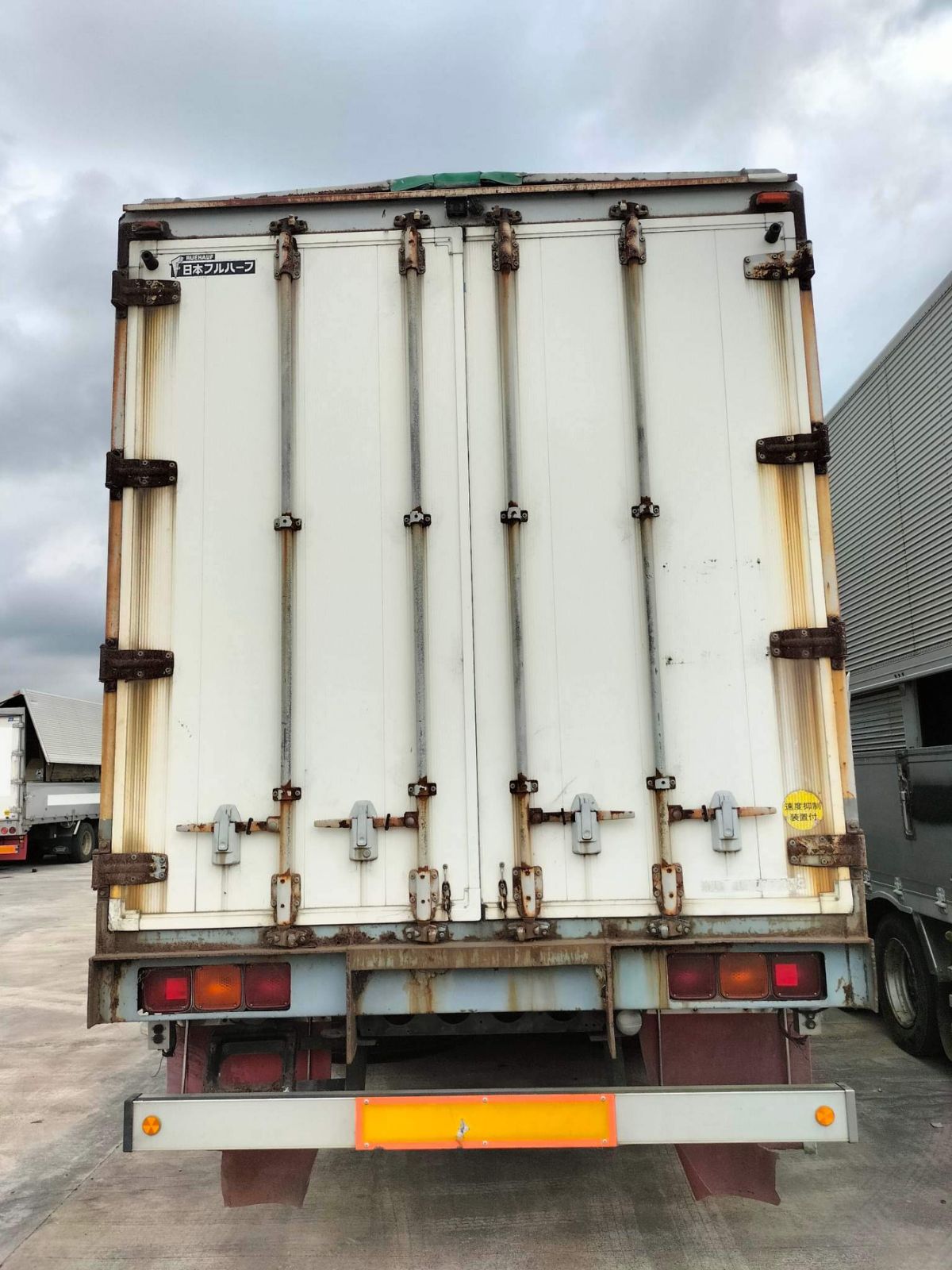 Fuso Super Great 10W Wing Van WV0823-0066-15