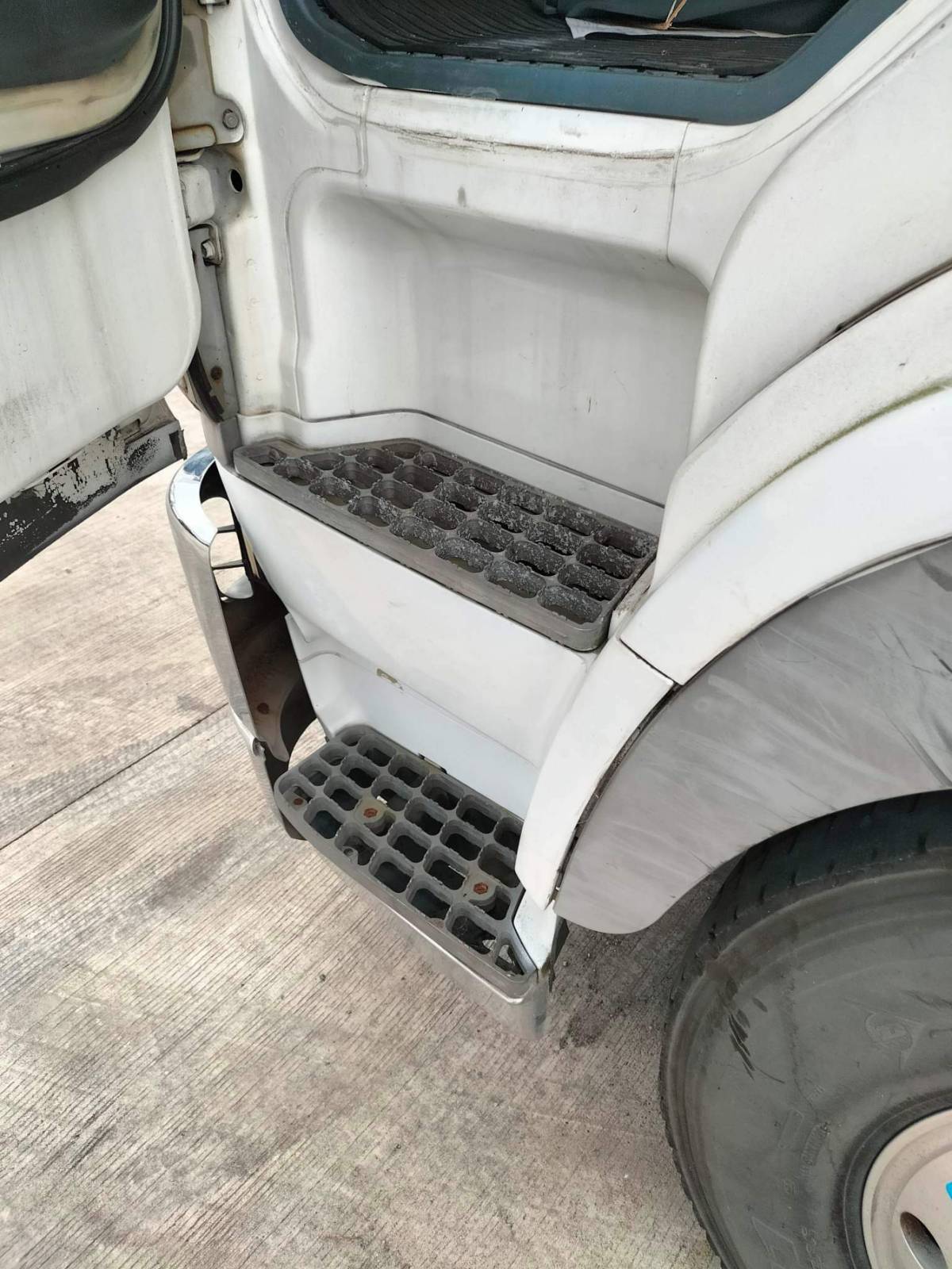 Fuso Super Great 10W Wing Van WV0823-0066-15