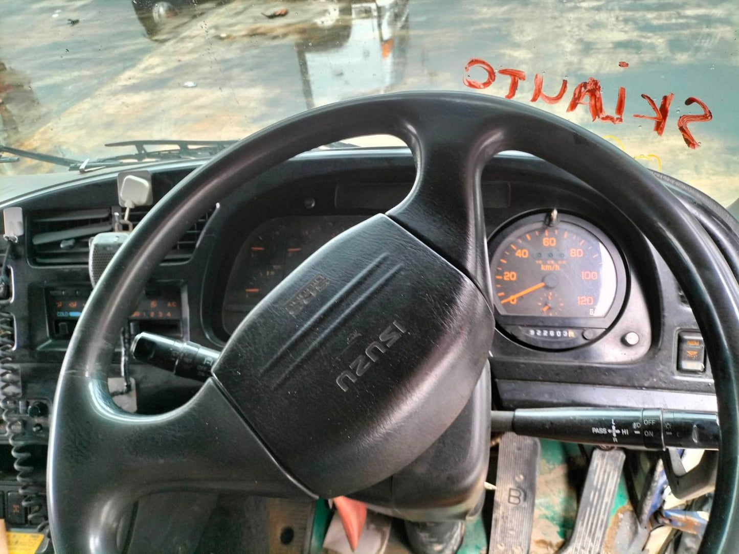 Isuzu Giga Dump Truck DT00823-0054-15