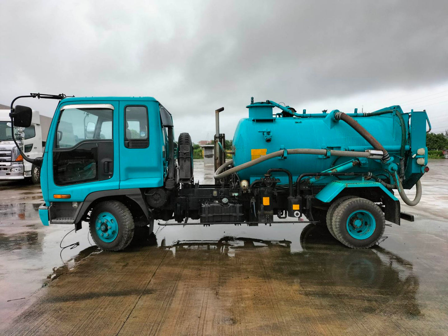Isuzu Forward 3.1kl Tanker TNK0823-0019-15