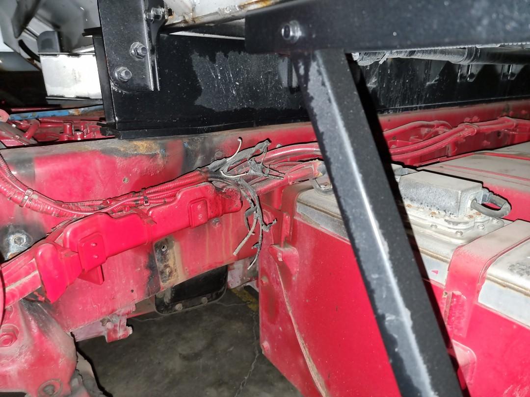 Mitsubishi Fuso 10W Wing Van WV0823-0036-10