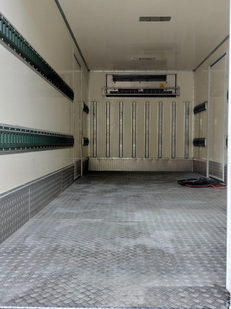Isuzu Elf Freezer Van 16ft. FV0723-0007-9