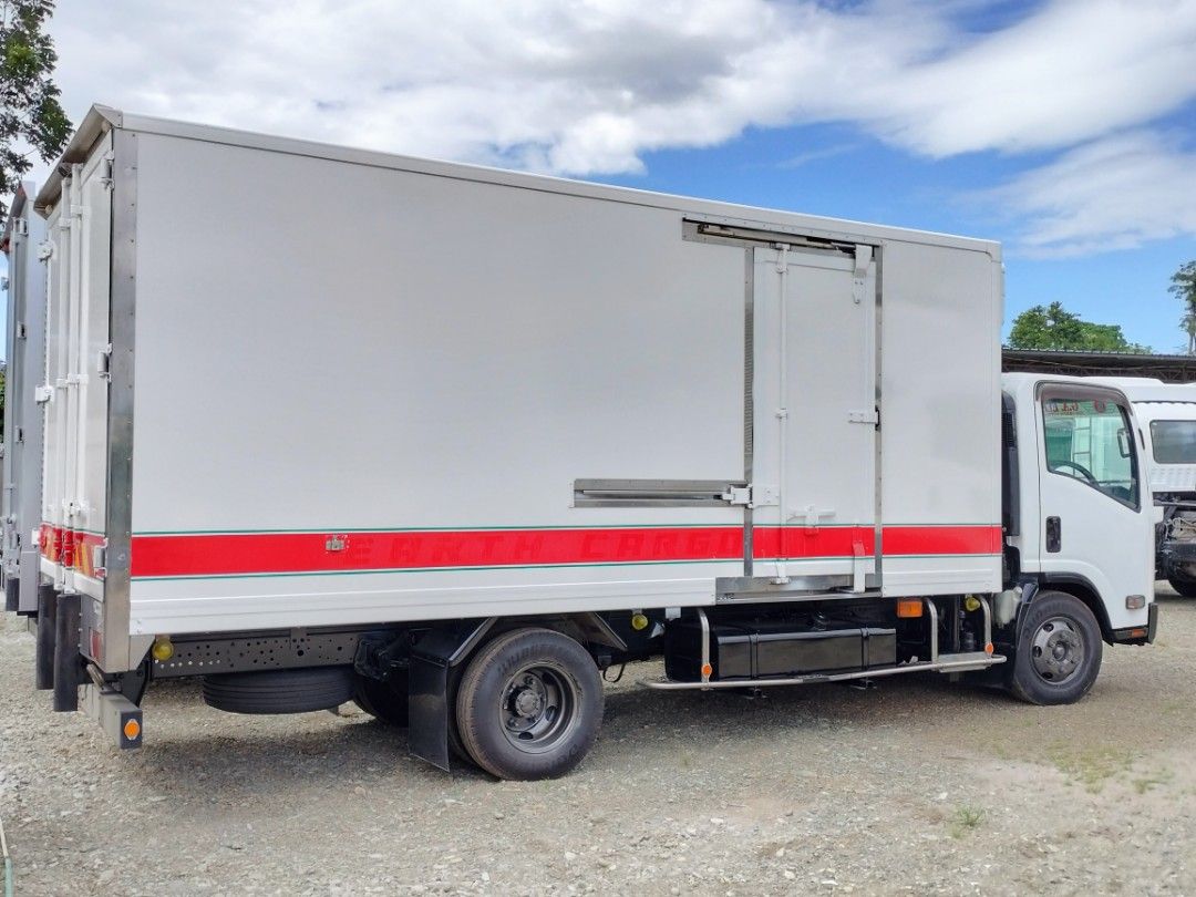Isuzu Elf Freezer Van 16ft. FV0723-0007-9