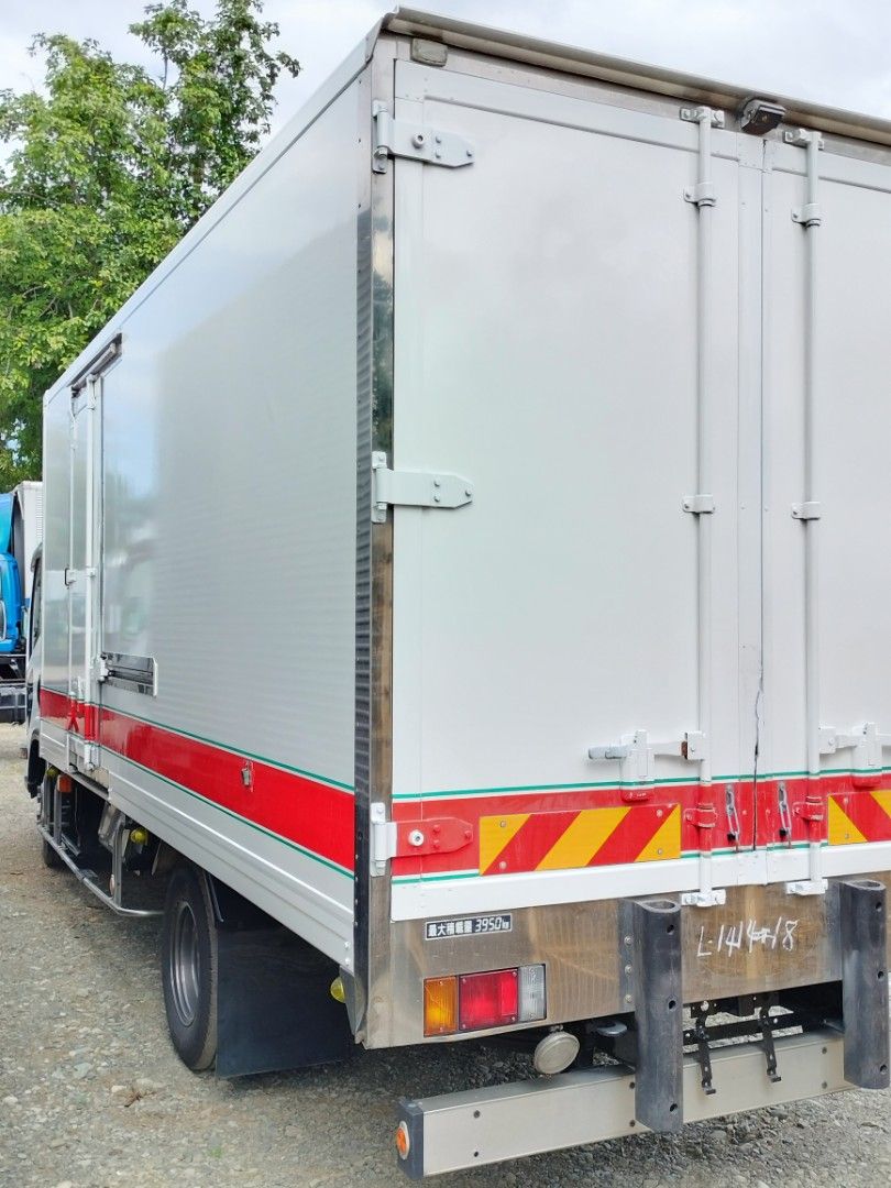 Isuzu Elf Freezer Van 16ft. FV0723-0007-9