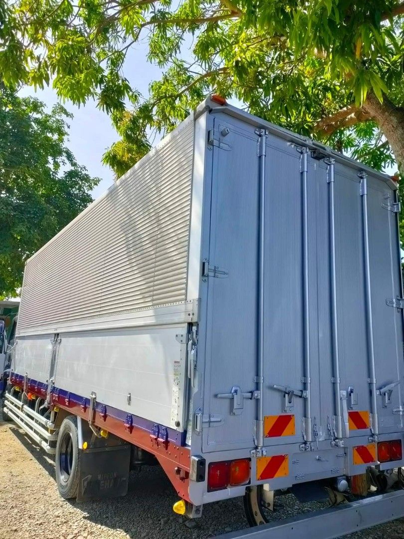 Isuzu Forward 22ft. Wing Van WV0723-0028-9