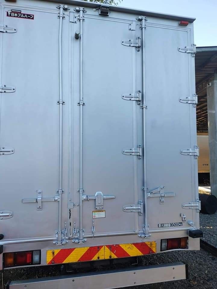 Isuzu Elf Closed Van CV0723-0010-9