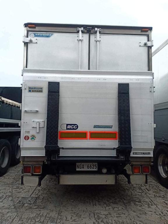 Fuso Fighter Freezer Van 20 ft. FV0823-0019-14