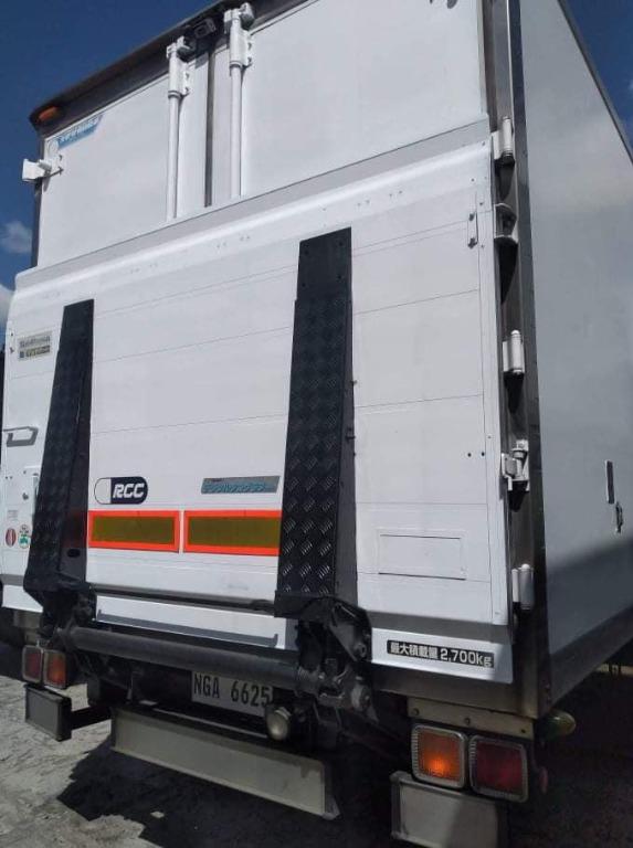 Fuso Fighter Freezer Van 20 ft. FV0823-0019-14