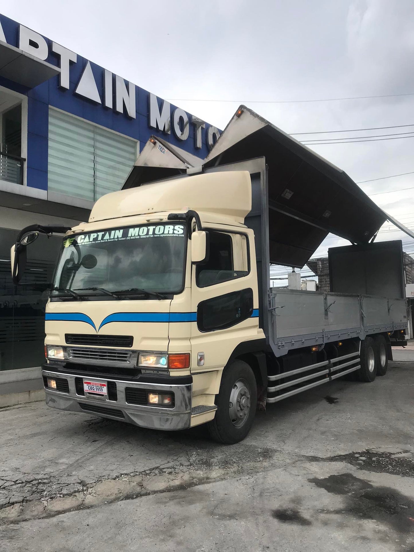 Fuso Super Great Wing Van 10W WV0823-0047-14