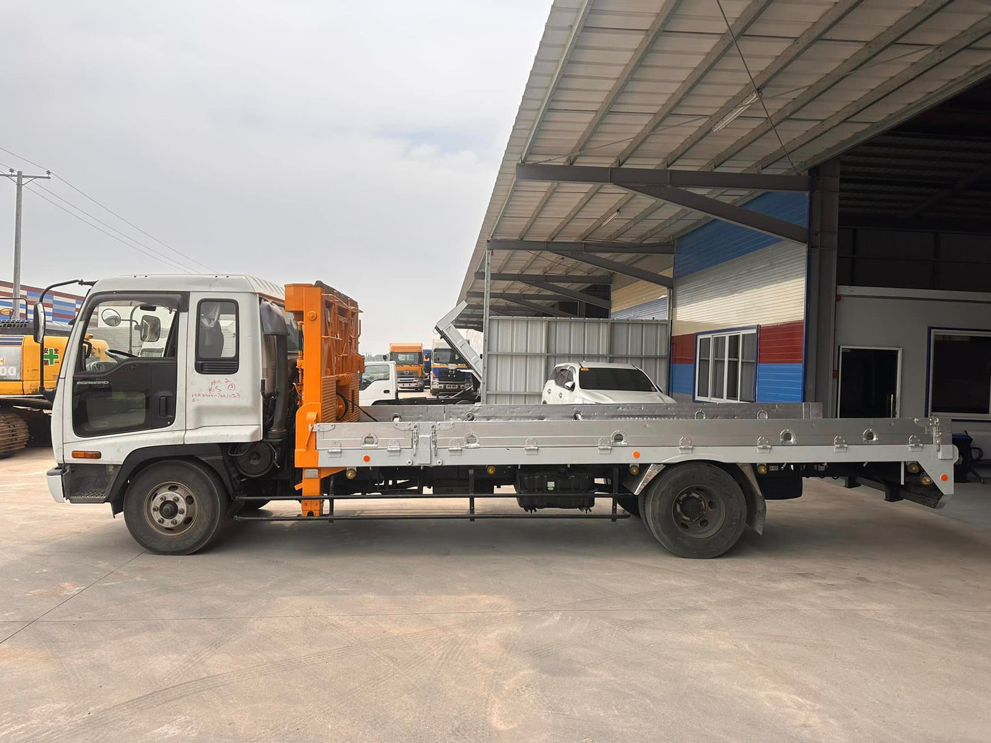 Isuzu Forward Self Loader SLT0823-0022-17