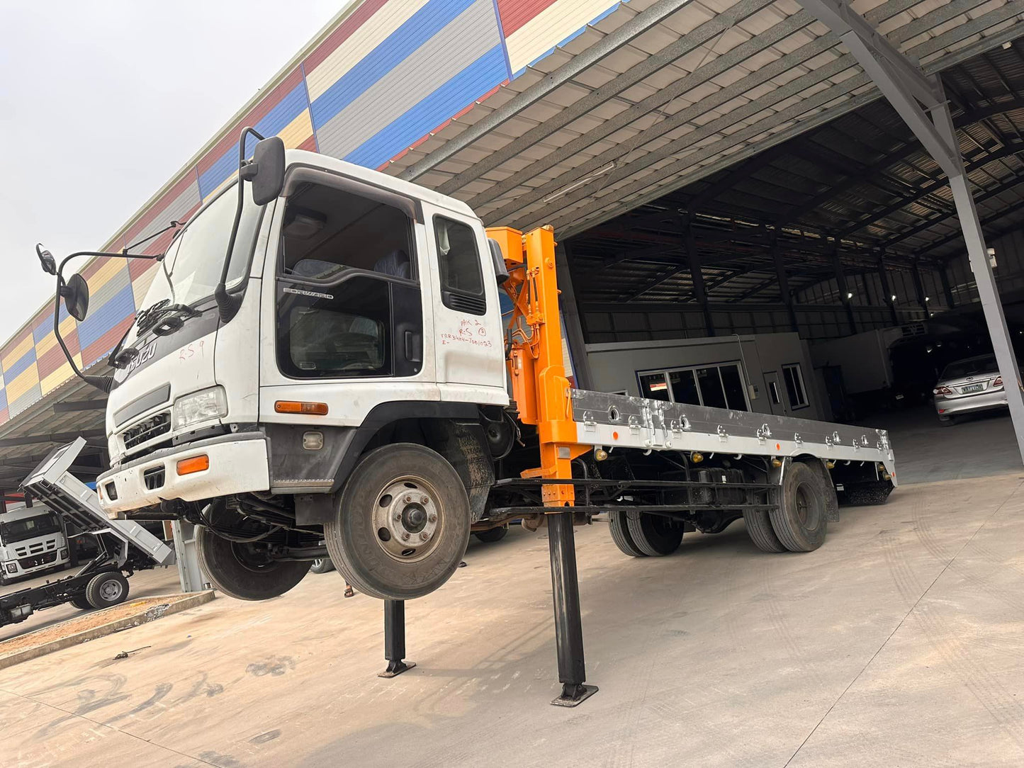 Isuzu Forward Self Loader SLT0823-0022-17