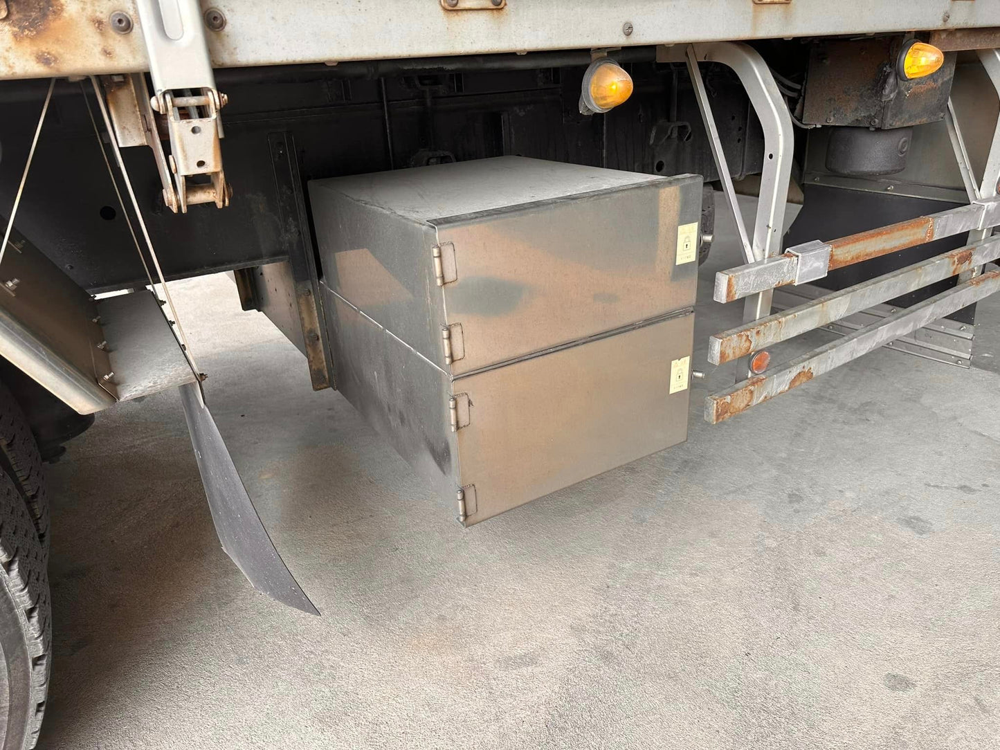 Isuzu Giga Wing Van WV0823-0071-17