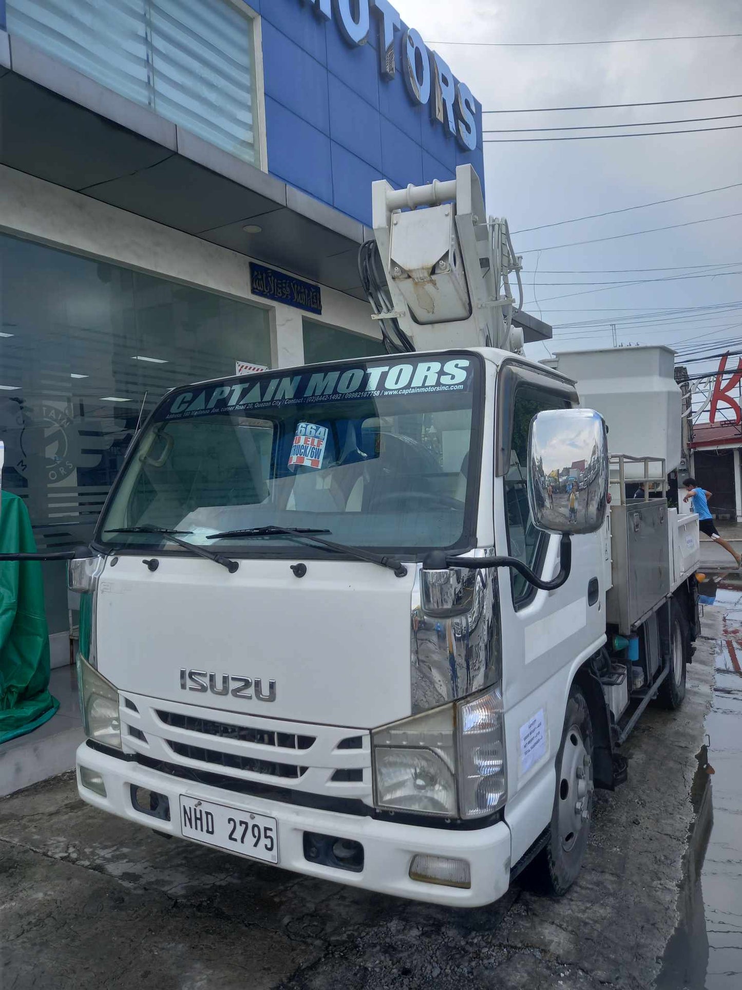 Isuzu Elf Manlift Truck ST0823-0037-14